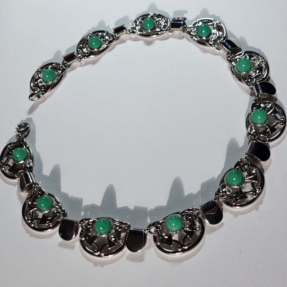 Southwestern Design Silver And Green Turquoise Necklace